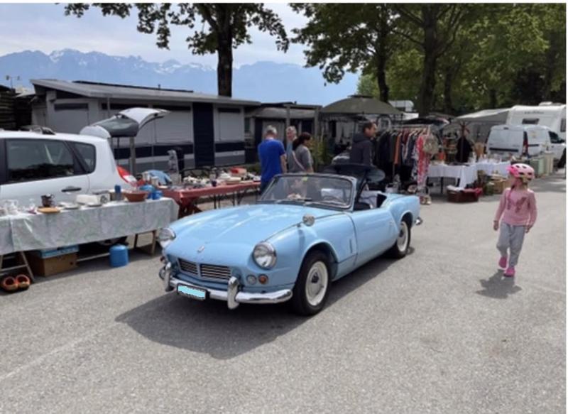 Vide grenier - coffre ouvert