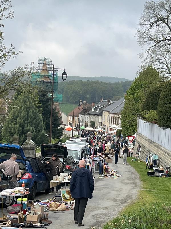 Vide grenier brocante