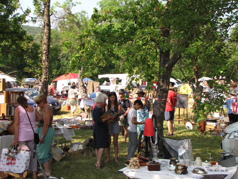 Le très grand vide-greniers