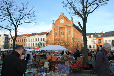 Marché aux puces de la place du jeu de balle